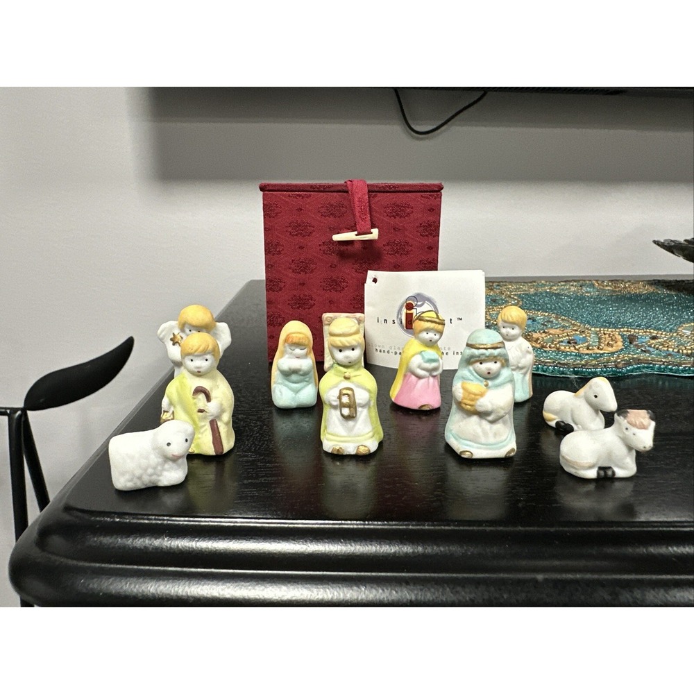Christmas Nativity Set‎ 11 Figurines Ceramic 1.5" Tall Vintage